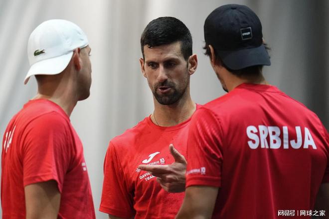 他在左路持 他在左路持