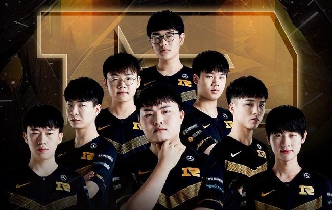 目前效力于 目前效力于